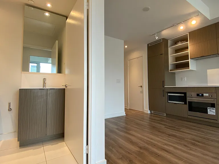 20 Edward St #2816 — Photo 8