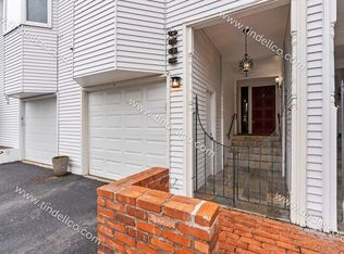 6565 SW Canyon Ct, Portland, OR 97225