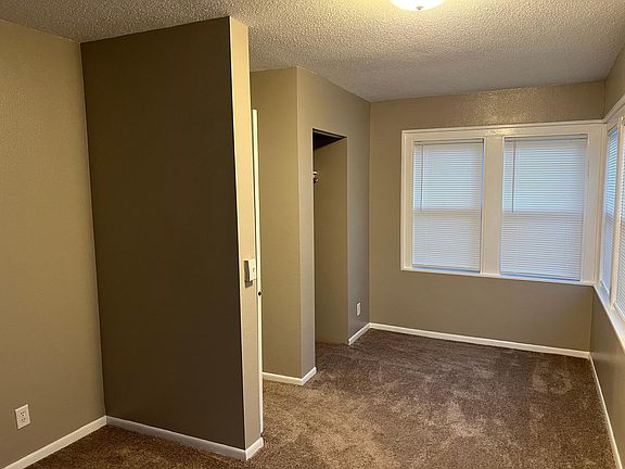 5th image of 139 18th Ave N #1