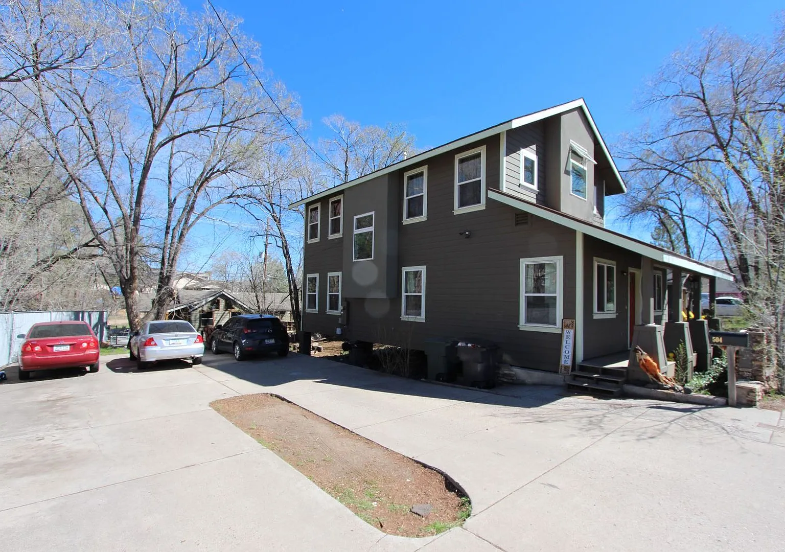 Spacious 3BR Home | Private Bathrooms + Ample Off Street Parking — Photo 2