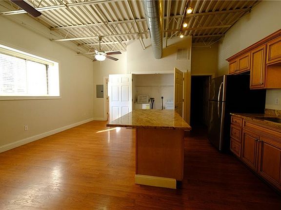 3rd image of 190 Putnam Pike Unit A
