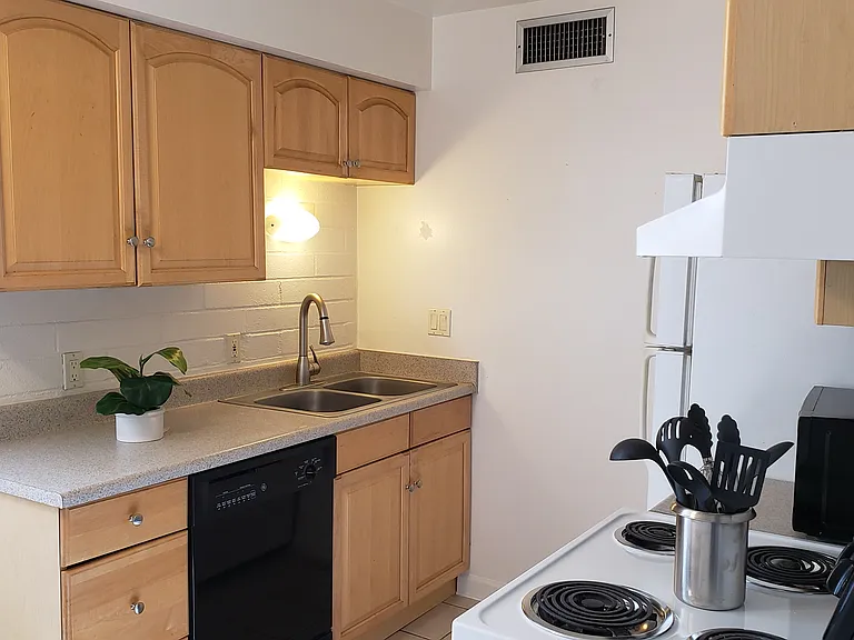 Winterhaven Apartments — Photo 21