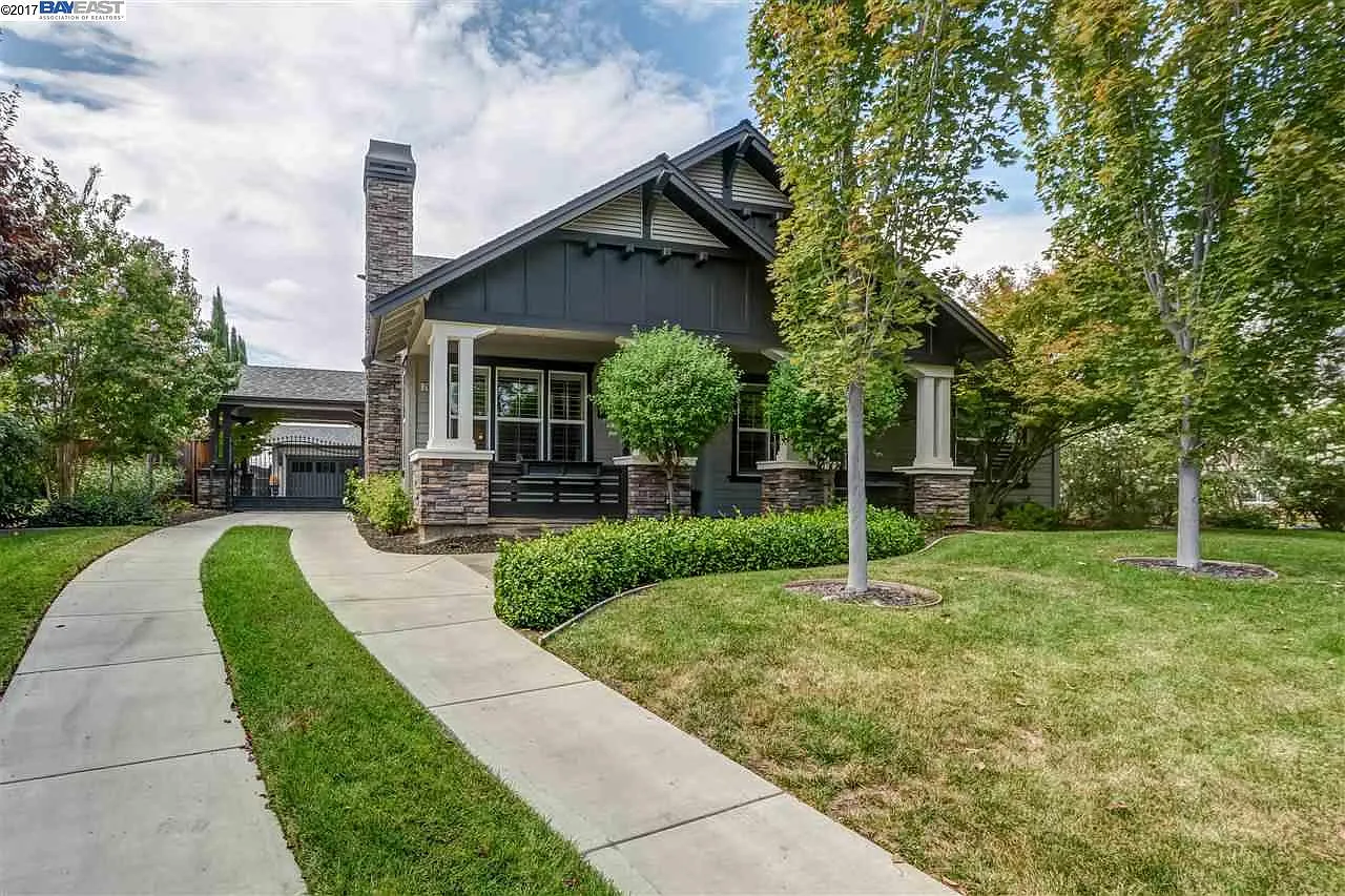 2603 Thomas Ct photo 1