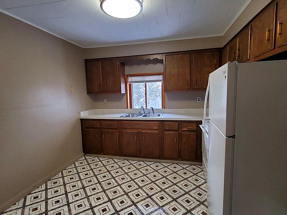 4th image of 34 Burrstone Rd Floor 2