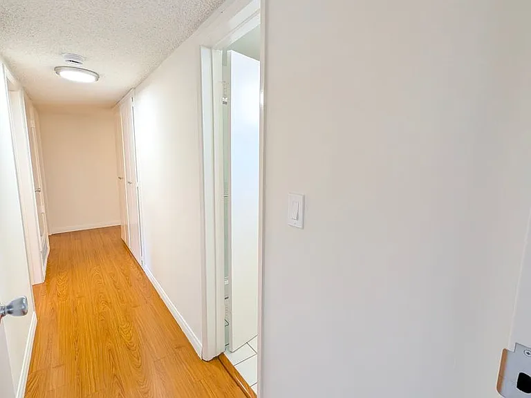 Dickens Garden Apartments — Photo 21