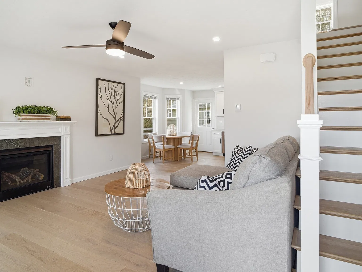 2 bed, 1.5 bath, 1255 sqft, $2,899 — Photo 3