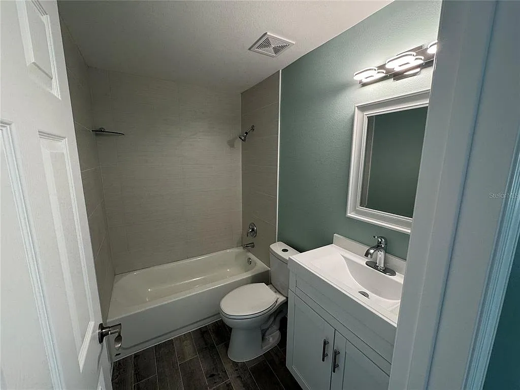 2 bed, 1.0 bath, 707 sqft, $1,700 — Photo 4