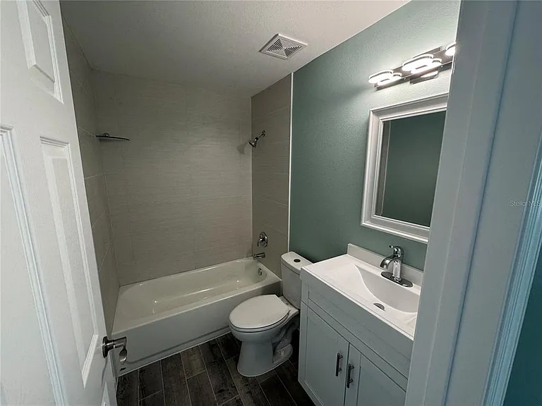 1258 Barbara Dr #202 — Photo 4