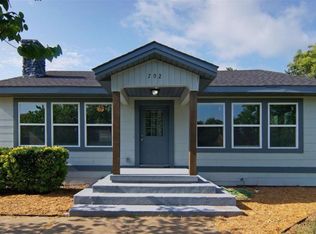 702 Shawnee St, Graham, TX 76450
