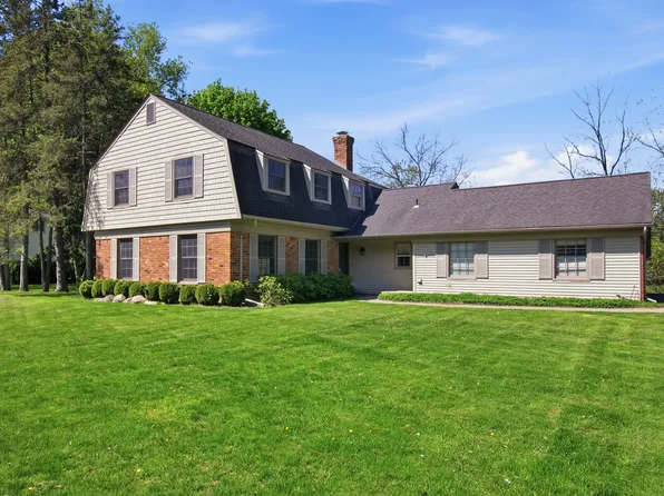 4576 Wagon Wheel Dr, Bloomfield Hills, MI 48301