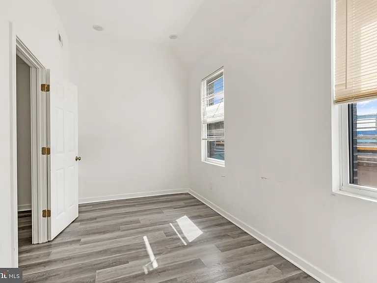 2550 Kensington Ave #3 — Photo 14