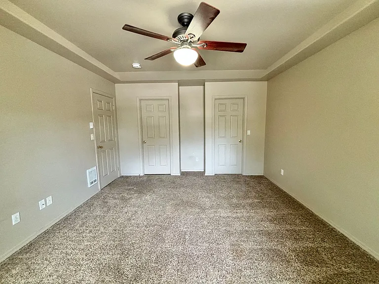 14 SE McKinley Ave #1 — Photo 13