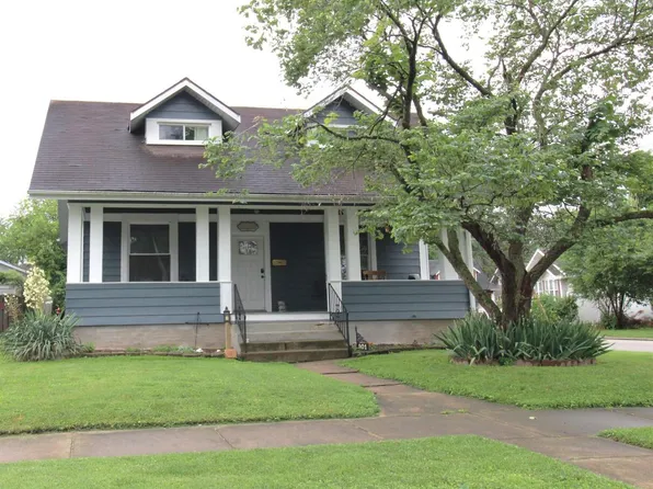 901 E 3rd St, Centralia, IL 62801