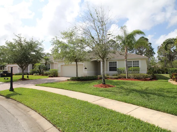 523 Gardendale Cir SE, Palm Bay, FL 32909