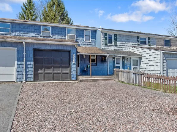 5526 Trastevere Rd, Clay, NY 13041