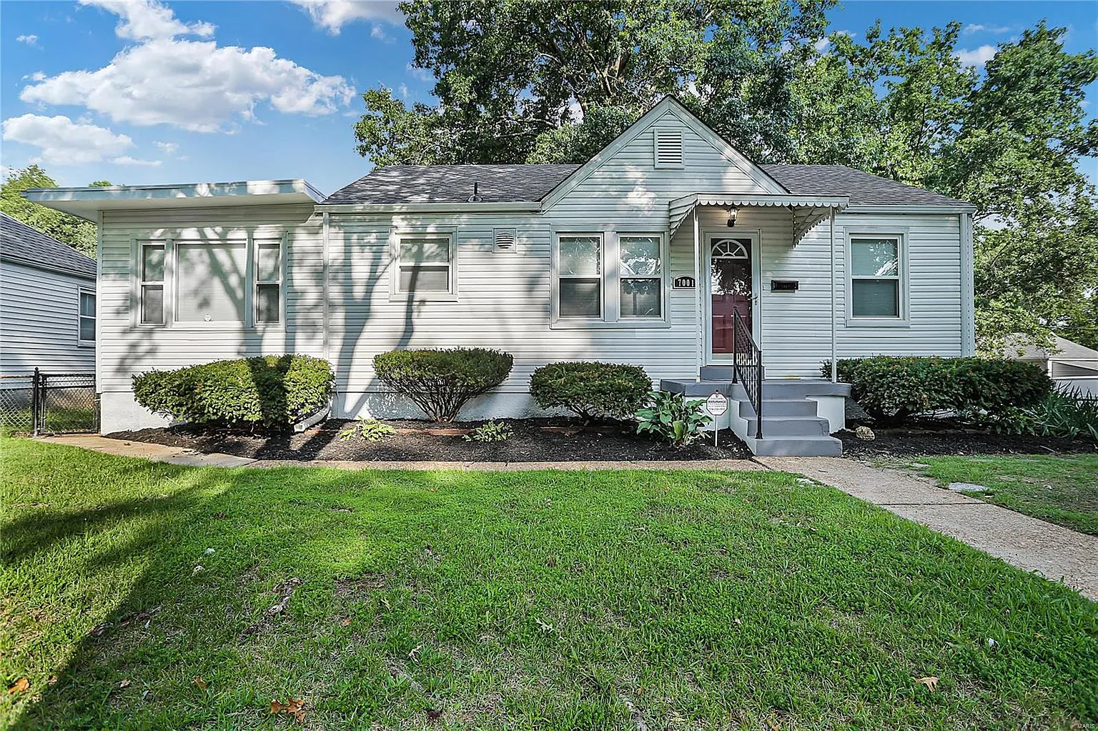 7001 Paisley Dr photo 1