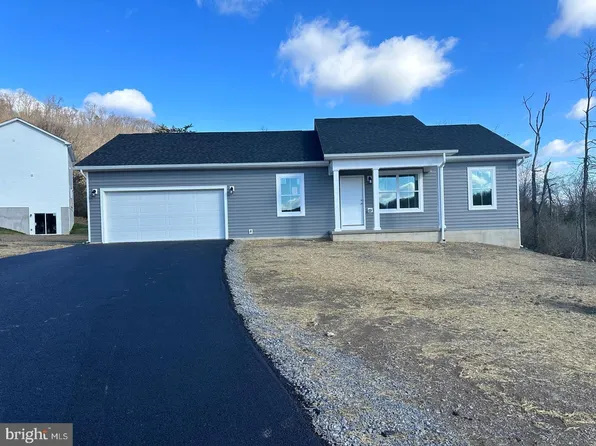 2A Greg Dr, Berkeley Springs, WV 25411