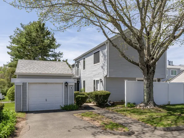 20 Peddlars Dr, Branford, CT