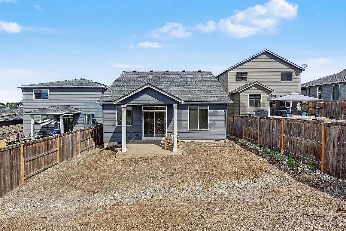 3 bed, 1315 sqft, $2,500 — Photo 4