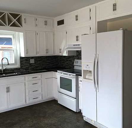 4th image of 2930 Custer Ave