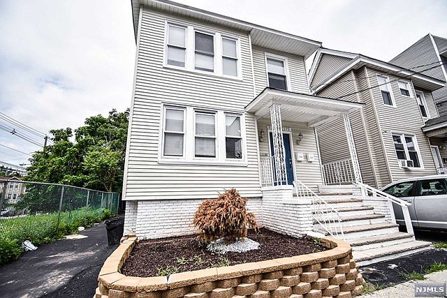 1st image of 277 21st St #1