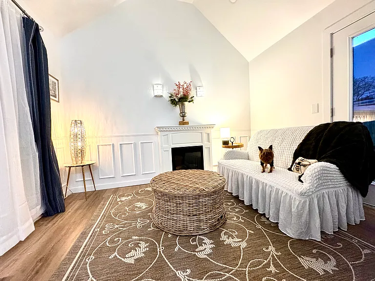 15001 W Thorne Ln SW — Photo 3