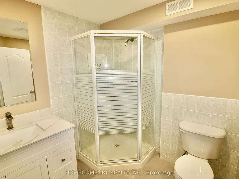 126 Gamble Glen Cres #LOWER — Photo 22
