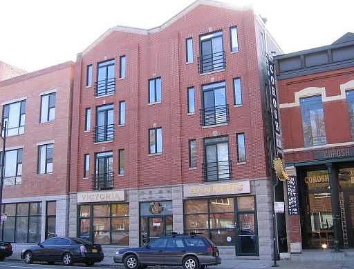 1st image of 1070 N Milwaukee Ave APT 3S