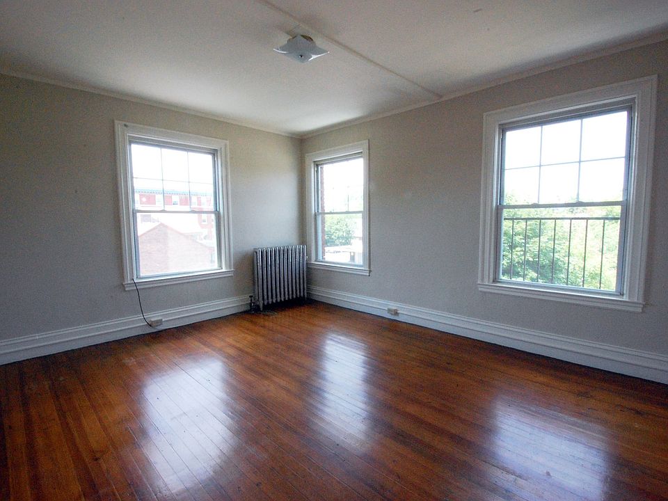 2nd image of 417 North St APT 8