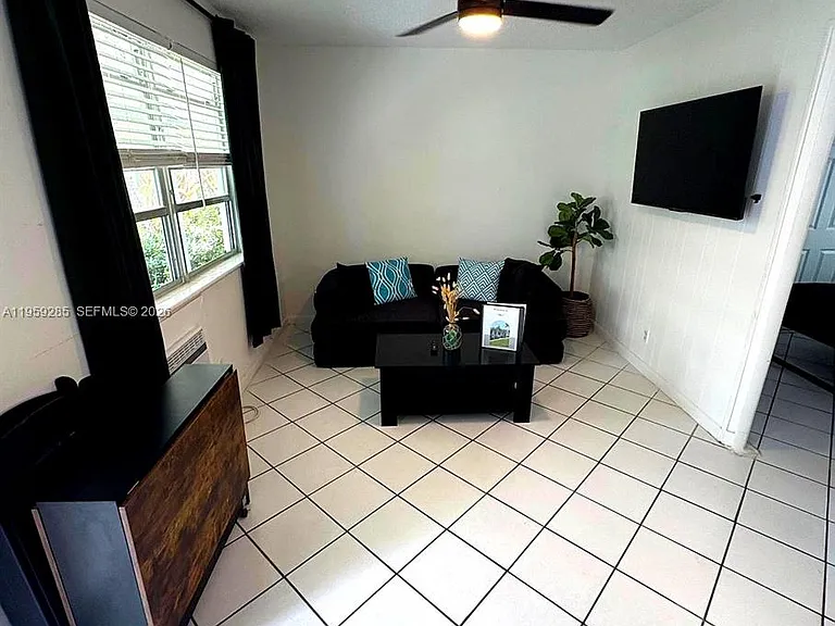 3210 Canal Dr #7 — Photo 4