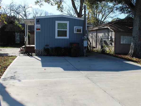 4214 Fuqua St #A, Bacliff, TX 77518
