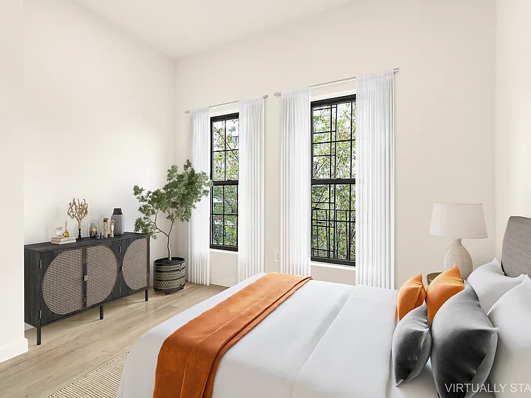 251 N 8th St #4R — Photo 6