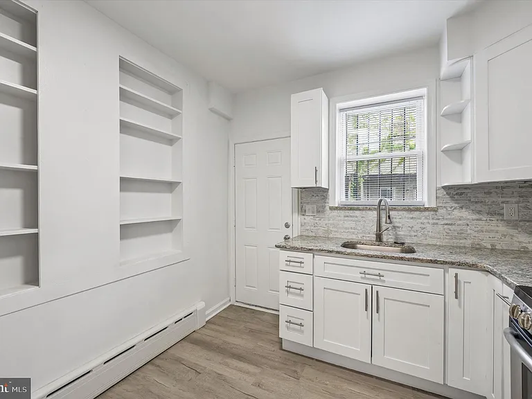 1523 S Etting St — Photo 8