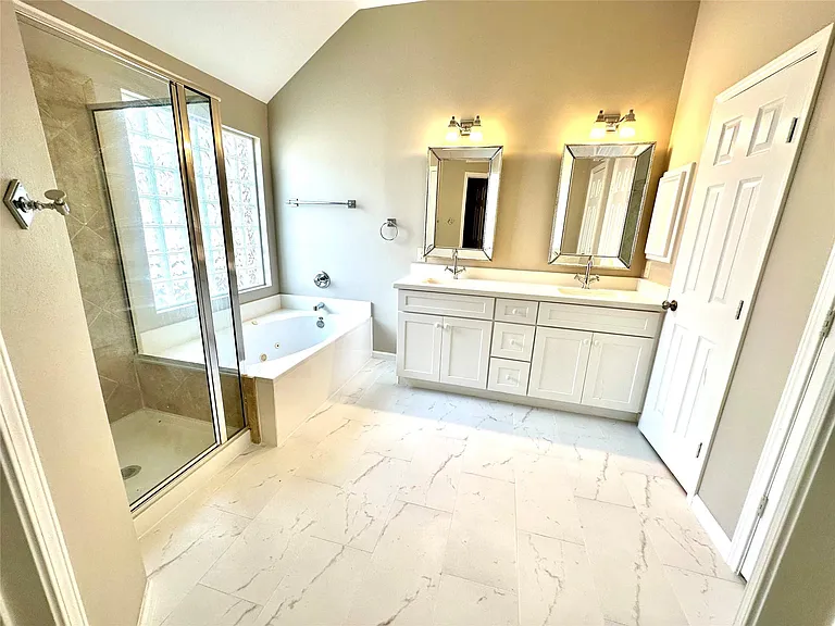 20902 Avery Cove Ln — Photo 8
