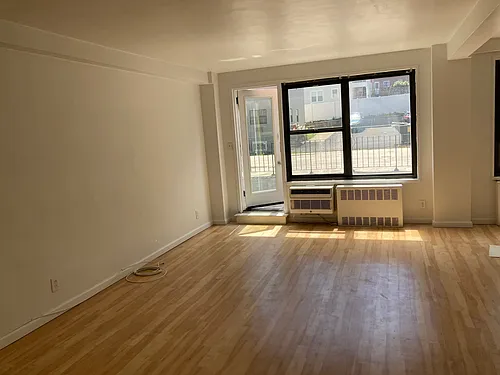 48 Davis Ave Photo 1