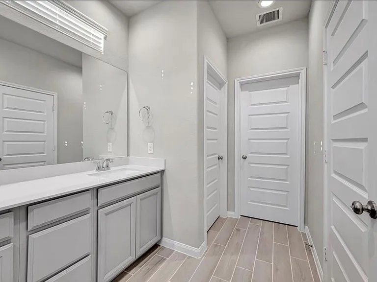 3120 Moontide Ln — Photo 6