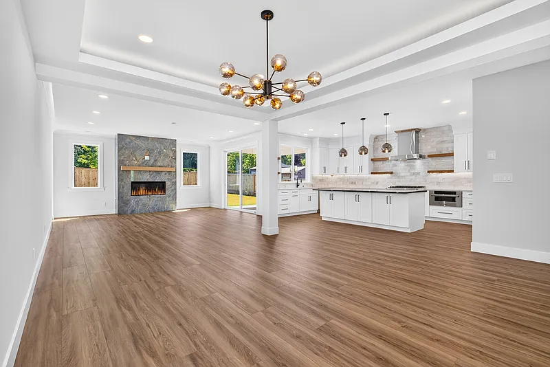 5 bed, 4.0 bath, 4305 sqft, $6,500 — Photo 4