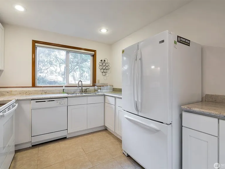 9701 SE 5th St — Photo 28