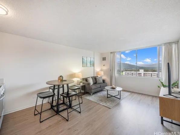 3045 Ala Napuaa Pl APT 607, Honolulu, HI 96818