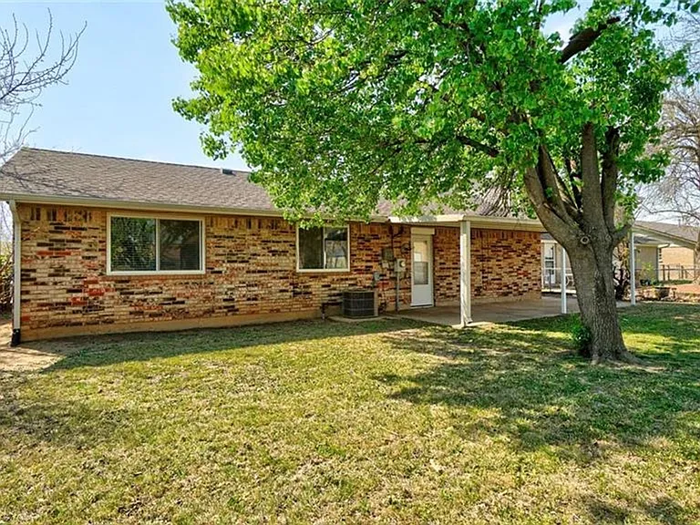 1116 Saint George Ave — Photo 18