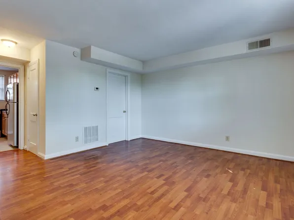 Mason Arms Apartments, 218 E Mason Ave #31, Alexandria, VA 22301