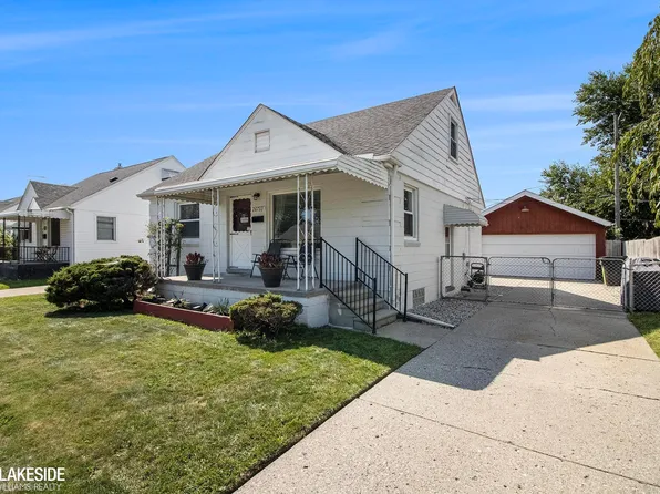 26733 Groveland St, Roseville, MI 48066