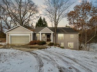 7309 Centerhill Rd, Brighton, MI 48116