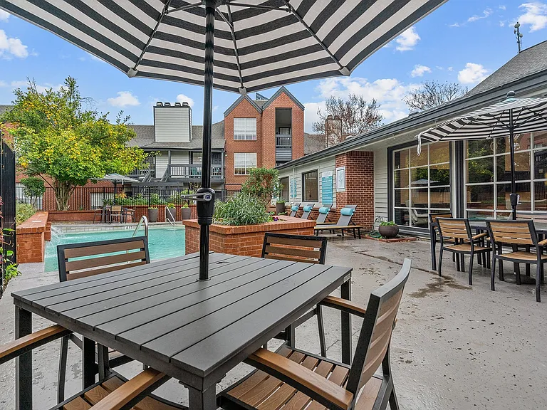 LaRue on Highland — Photo 18