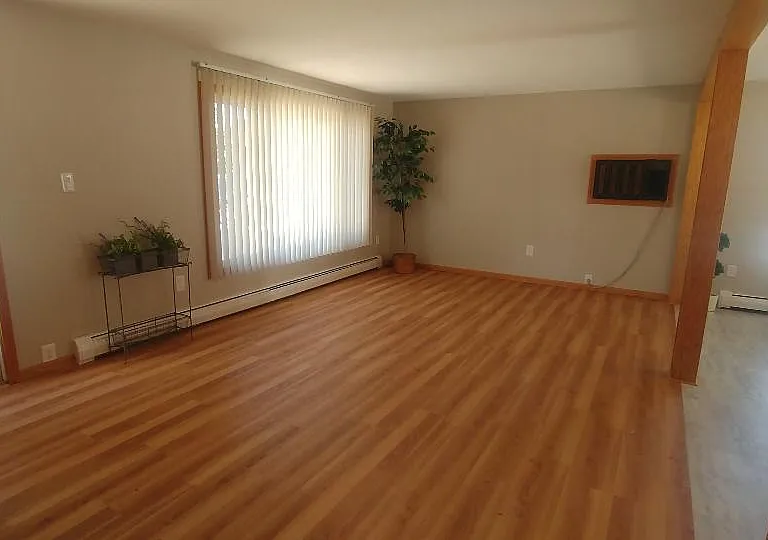 9875 E Cherry Bend Rd — Photo 5