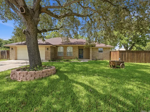 632 E Donegan, Seguin, TX 78155