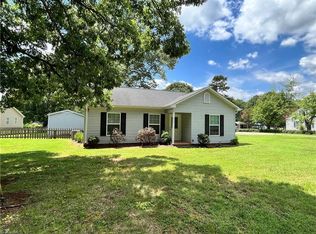 300 S Ayersville Rd, Mayodan, NC 27027