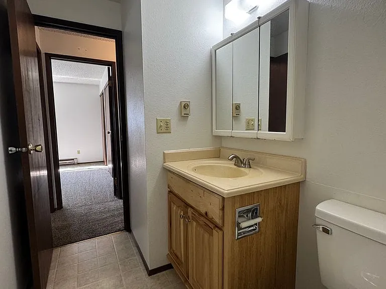 1204 N B St — Photo 26