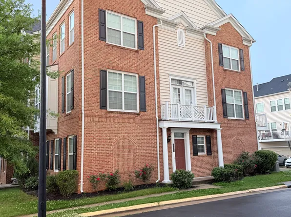 25491 Amber Gate Ter, Chantilly, VA 20152
