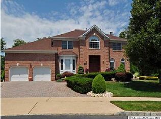 15 Stirling Ct, Manalapan, NJ 07726